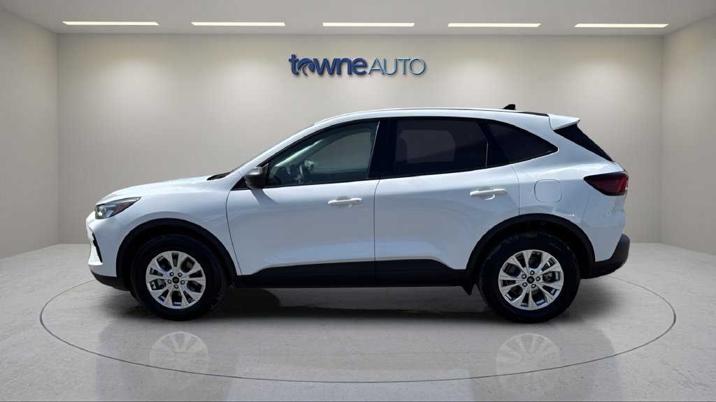Used 2025 Ford Escape Active AWD/4WD image 3