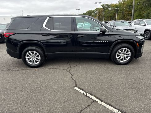 Used 2023 Chevrolet Traverse LS image 9