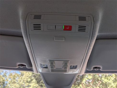 Certified 2024 Volkswagen Tiguan SE image 24