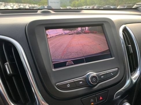 Used 2022 Chevrolet Equinox LT AWD/4WD image 32