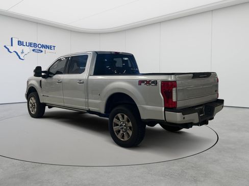 Used 2019 Ford F250 Platinum w/ Platinum Ultimate Package AWD/4WD image 7