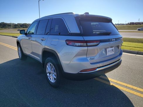 New 2025 Jeep Grand Cherokee Laredo X image 7