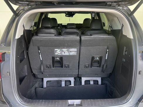 Used 2026 Kia Carnival SX FWD image 7