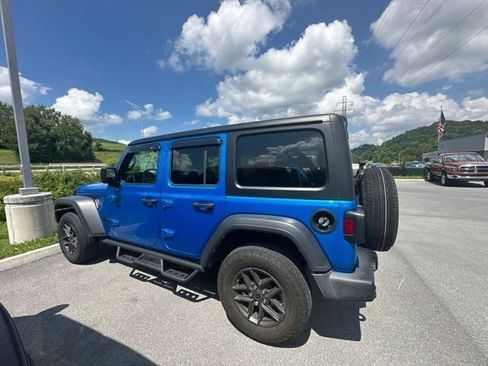 Used 2024 Jeep Wrangler Unlimited Sport AWD/4WD image 21