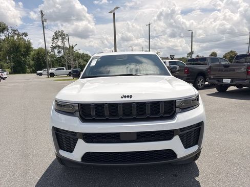 New 2026 Jeep Grand Cherokee L 4WD image 8