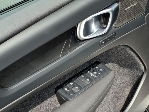 Certified 2023 Volvo XC40 Recharge Ultimate w/ Protection Package Premier AWD/4WD image 7