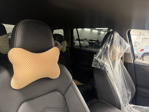Certified 2025 Volkswagen Atlas SE FWD image 16