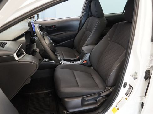 Used 2024 Toyota Corolla LE FWD image 3