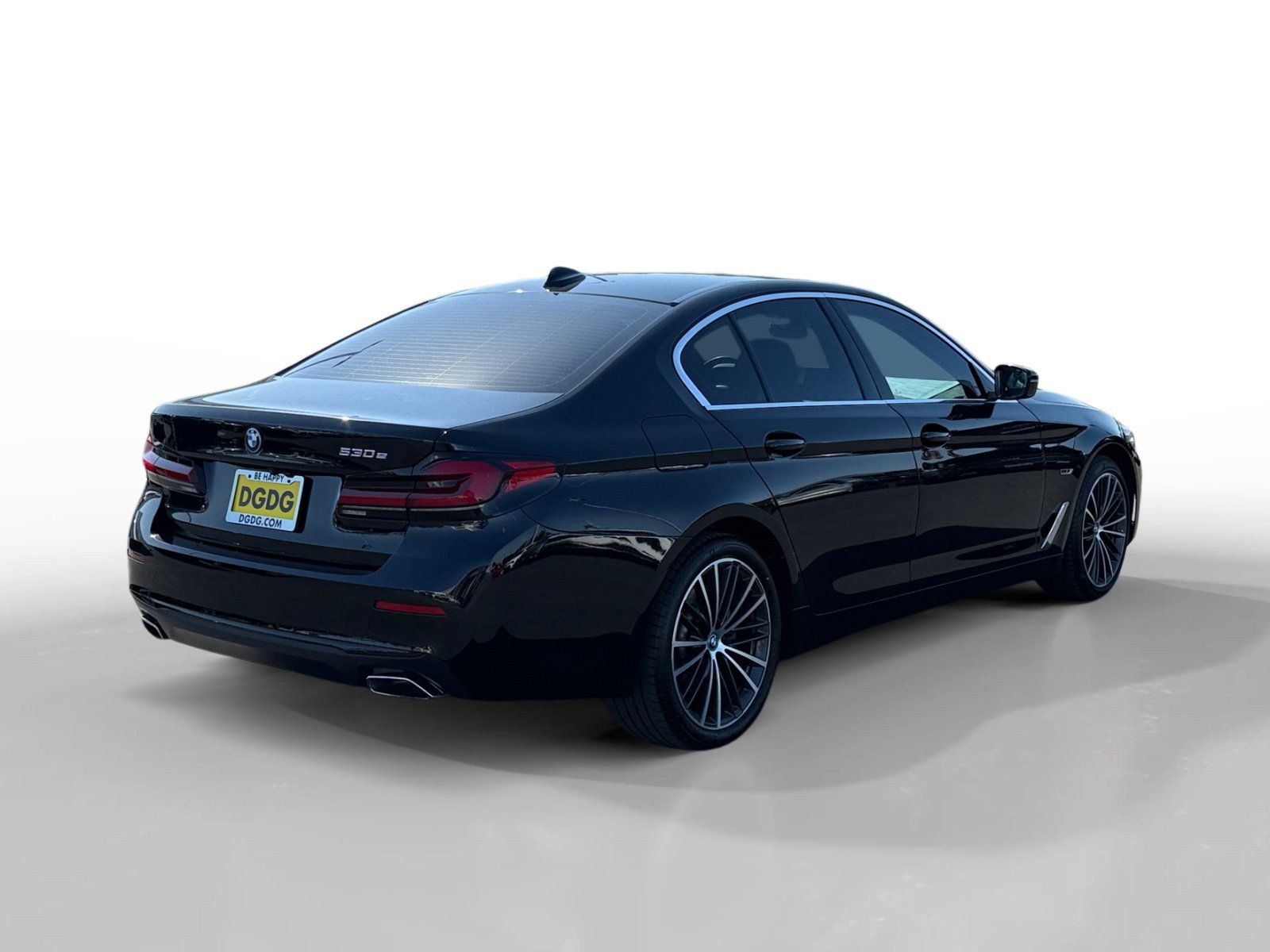Used 2023 BMW 530e w/ Convenience Package RWD image 5