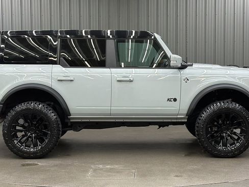 Used 2024 Ford Bronco Outer Banks w/ Sasquatch Package image 6