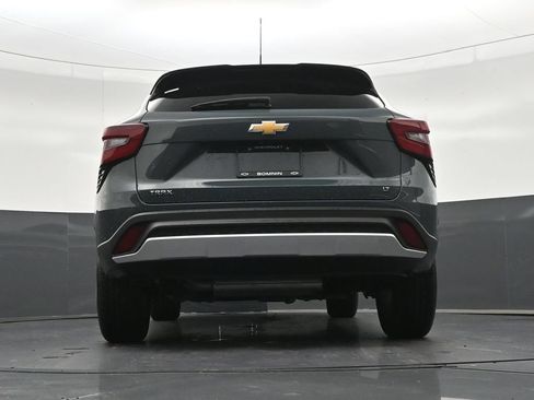 Used 2025 Chevrolet Trax LT FWD image 26