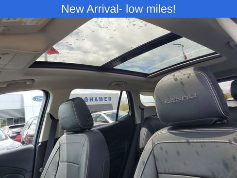 Used 2021 GMC Terrain Denali w/ Denali Premium Package AWD/4WD image 10