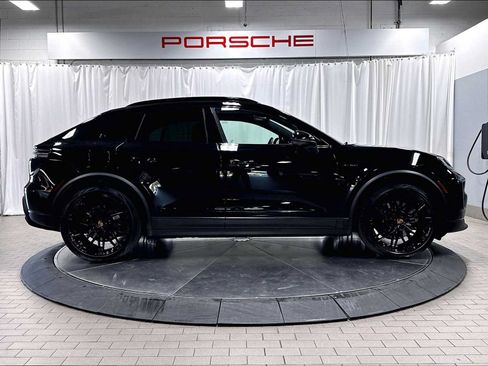 Used 2026 Porsche Macan 4S Electric AWD/4WD image 10