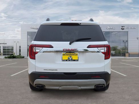 Used 2023 GMC Acadia SLE w/ Driver Convenience Package FWD image 4