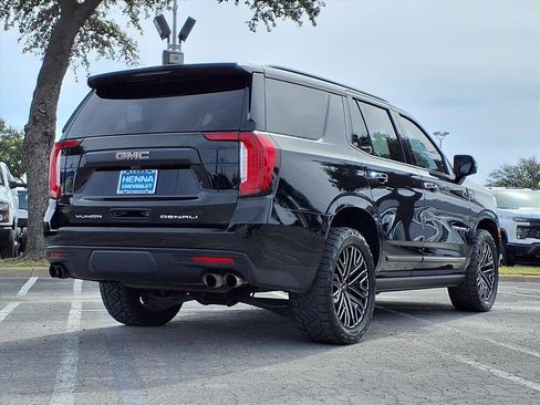 Used 2021 GMC Yukon Denali w/ Denali Premium Package image 5