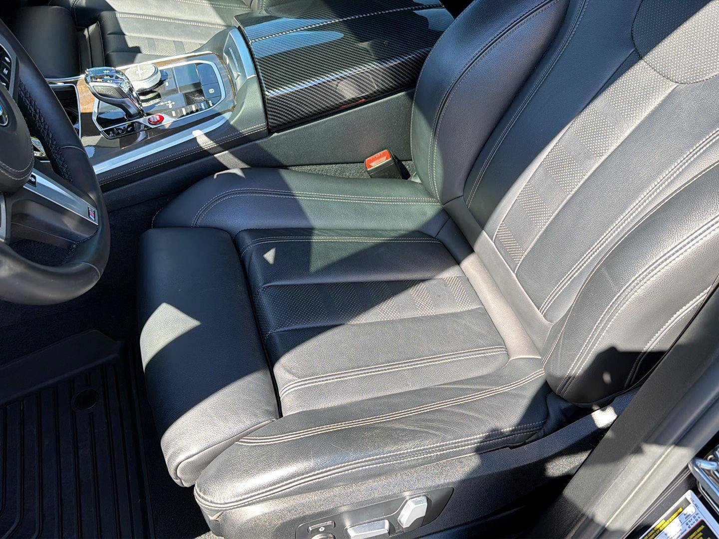 Used 2022 BMW X5 sDrive40i w/ M Sport Package RWD image 32
