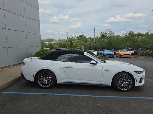 Used 2024 Ford Mustang GT Premium RWD image 6