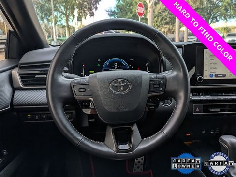 Used 2025 Toyota Camry SE image 10