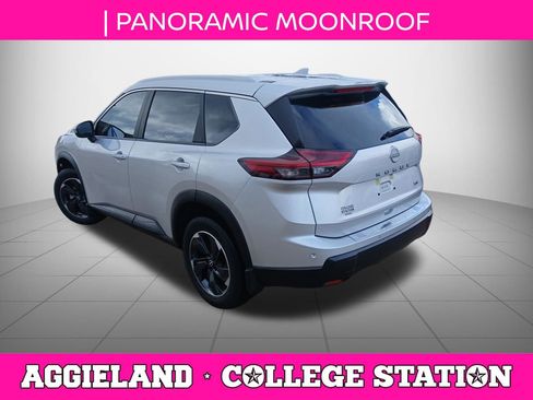 Used 2024 Nissan Rogue SV w/ SV Premium Package FWD image 4