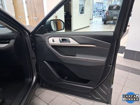 Used 2025 Ford Explorer Active image 24