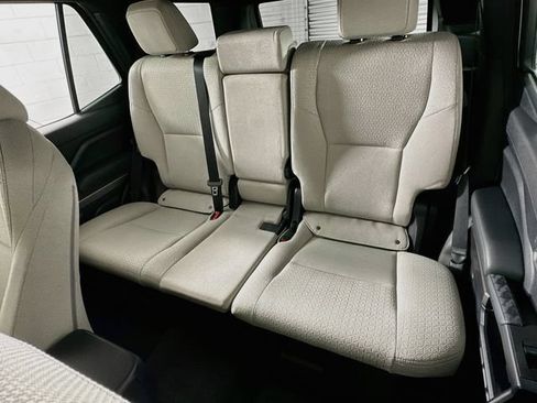 Used 2025 Toyota 4Runner SR5 AWD/4WD image 11