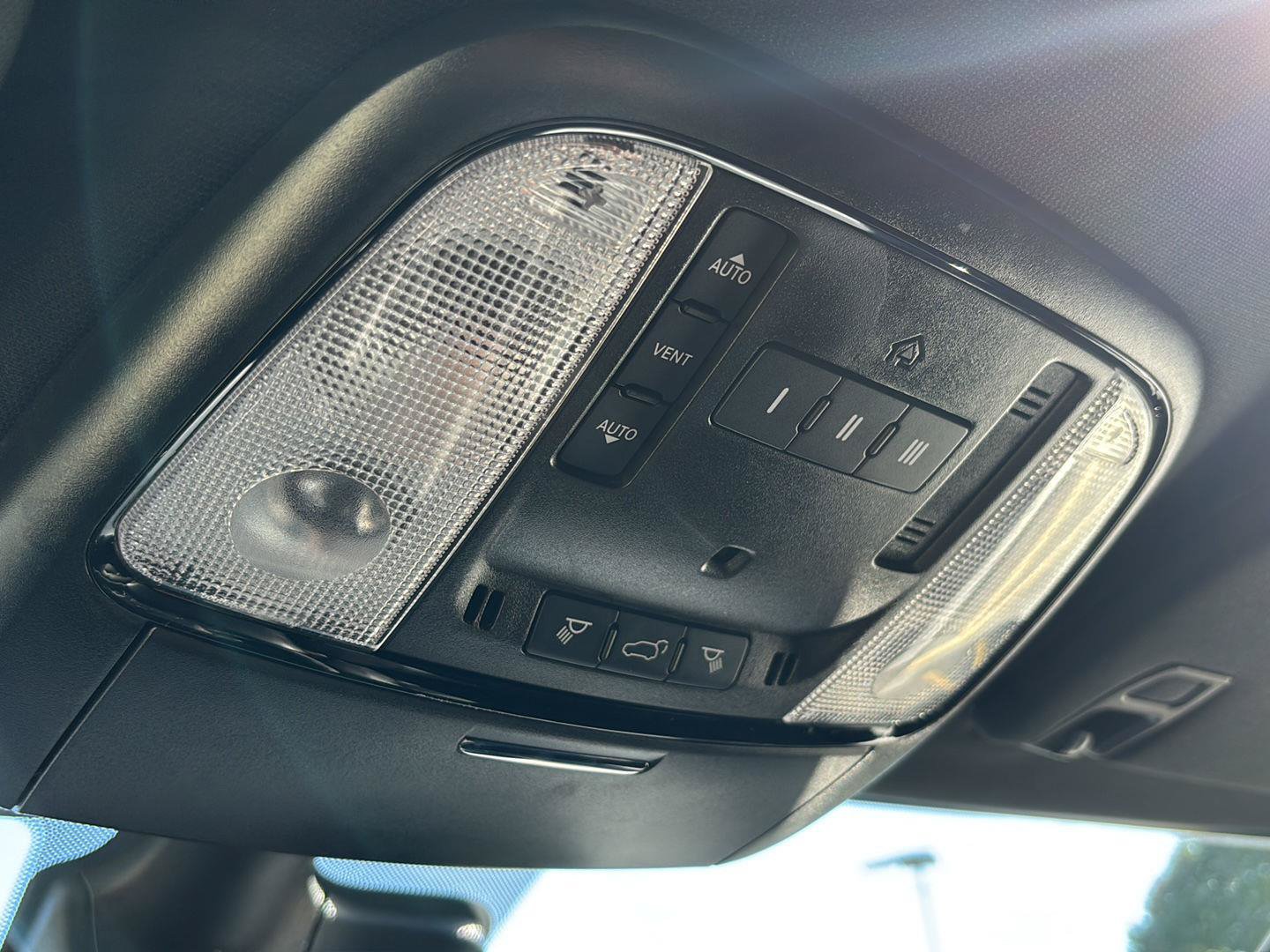Used 2025 Dodge Durango R/T AWD/4WD image 21
