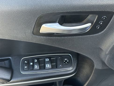 Used 2020 Dodge Charger SXT w/ Leather Interior Group image 15