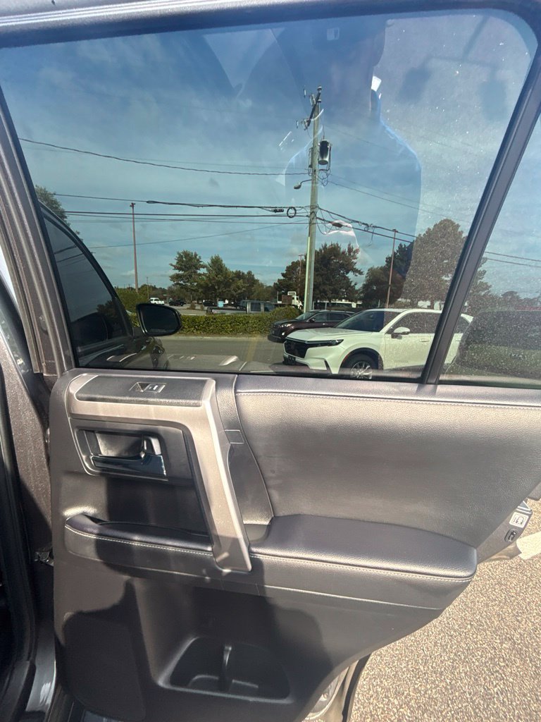 Used 2022 Toyota 4Runner SR5 AWD/4WD image 21