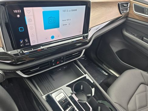 Certified 2026 Volkswagen Atlas SE w/ Panoramic Sunroof Package FWD image 24