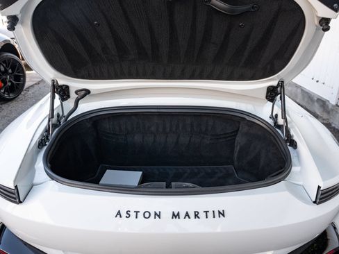 Used 2023 Aston Martin V8 Vantage Roadster RWD image 39