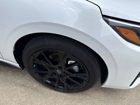 Used 2025 Nissan Sentra SR w/ SR Premium Package FWD image 7