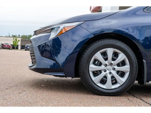 Used 2026 Toyota Corolla LE FWD image 10