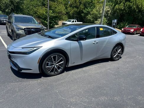 Used 2026 Toyota Prius Limited w/ Limited Premium Package AWD/4WD image 9
