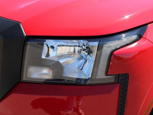 Used 2024 Nissan Frontier S w/ Technology Package AWD/4WD image 11