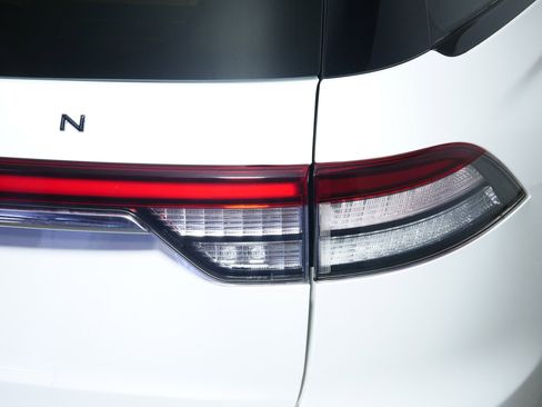 Used 2023 Lincoln Aviator Black Label image 17