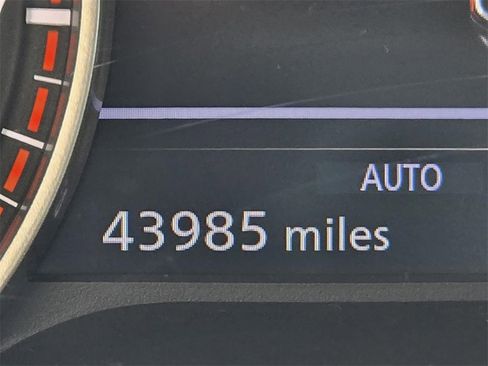 Used 2022 Nissan Pathfinder SV image 35