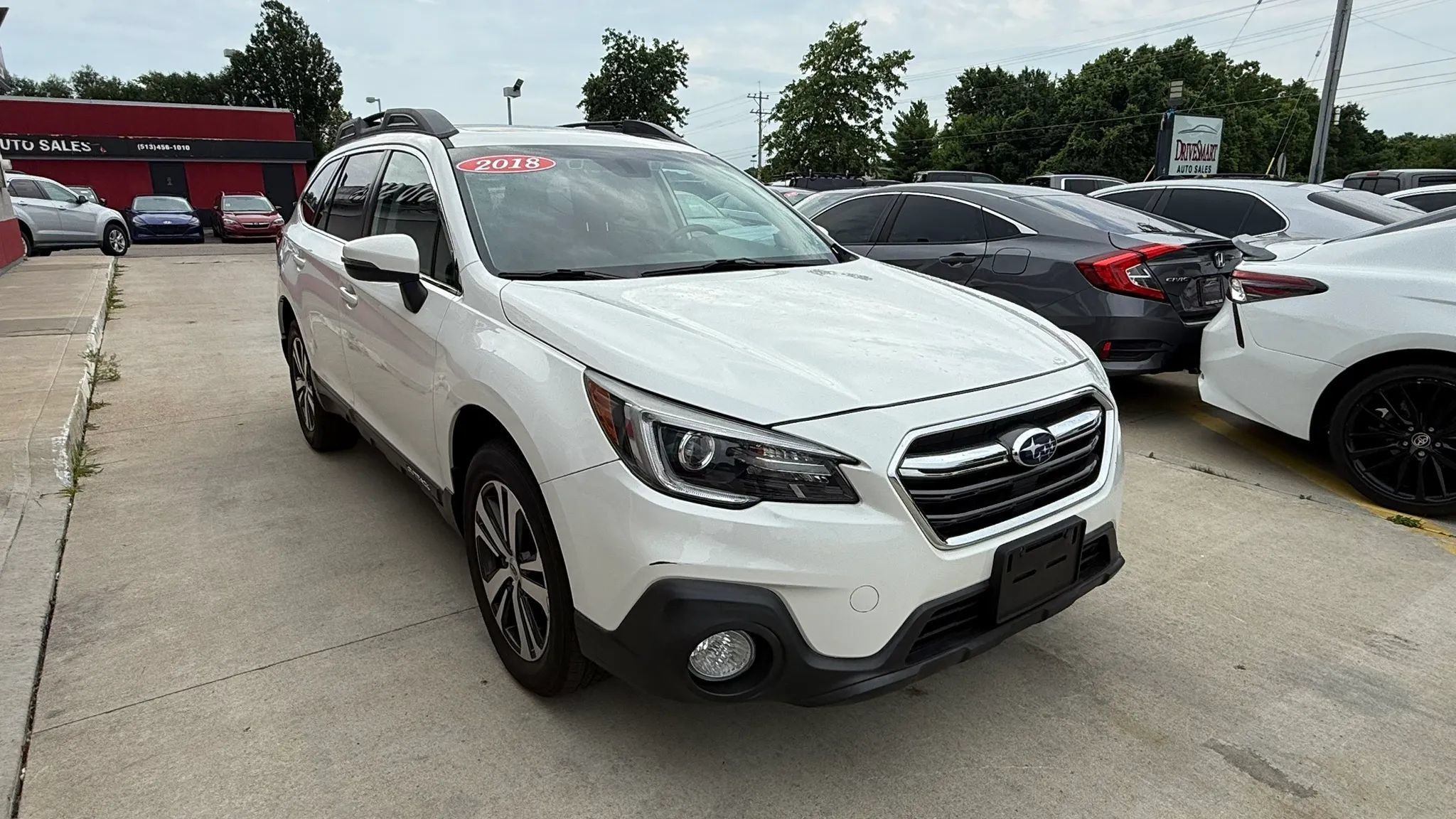Used 2018 Subaru Outback 3.6R Limited AWD/4WD image 2