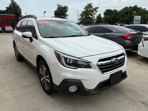 Used 2018 Subaru Outback 3.6R Limited AWD/4WD image 2