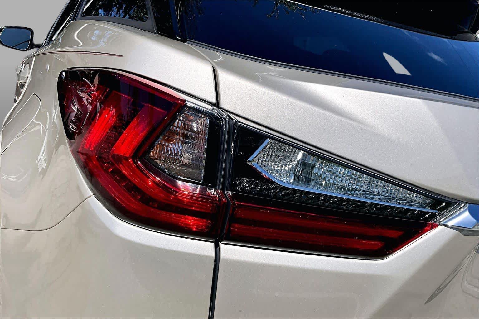 Used 2018 Lexus RX 350 FWD w/ Premium Package image 29