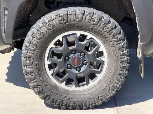 Used 2024 Toyota Tacoma TRD Off-Road w/ TRD Off Road Upgrade Package AWD/4WD image 8