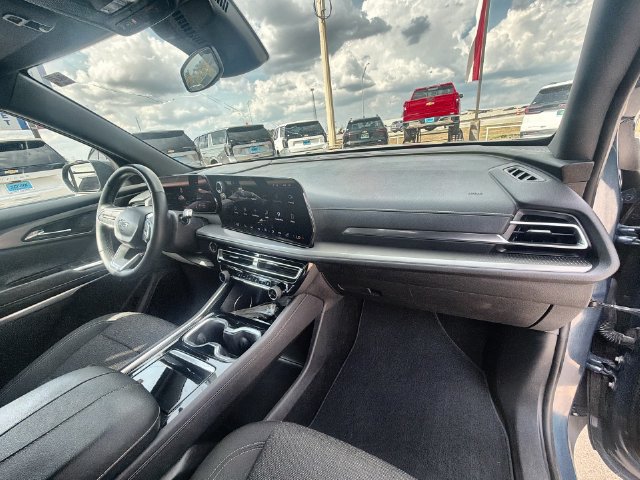Certified 2024 Chevrolet Traverse LS w/ Midnight/Sport Edition FWD image 28