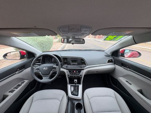 Used 2018 Hyundai Elantra SE w/ Cargo Package FWD image 13