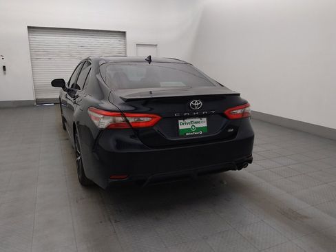 Used 2019 Toyota Camry SE FWD image 6