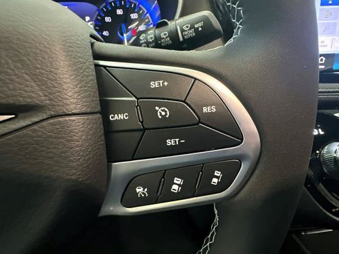 New 2027 Chrysler Pacifica Select AWD/4WD image 24