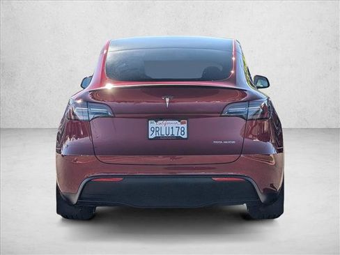 Used 2025 Tesla Model Y Performance image 7