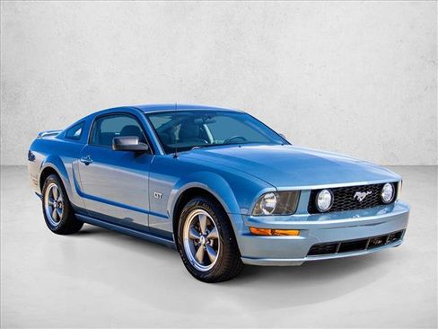 Used 2006 Ford Mustang GT RWD image 3