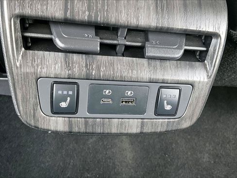 Used 2023 Nissan Ariya FWD image 17