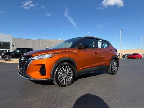 Used 2022 Nissan Kicks SV FWD image 3