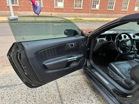 Used 2019 Ford Mustang GT Premium RWD image 15