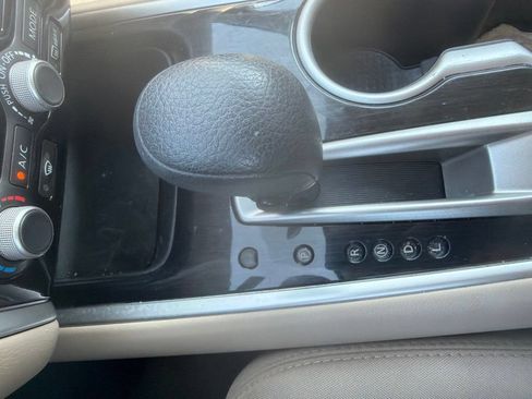 Used 2017 Nissan Pathfinder S AWD/4WD image 7